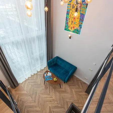 Newly Built Apt W-garage Parking Inc, Self Check-in, By Cohost 公寓 *